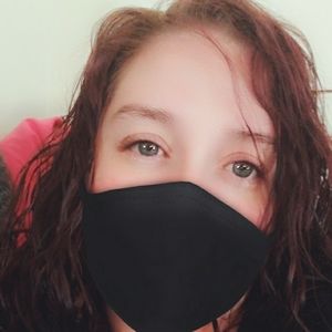 Meet your Posher, Leanna